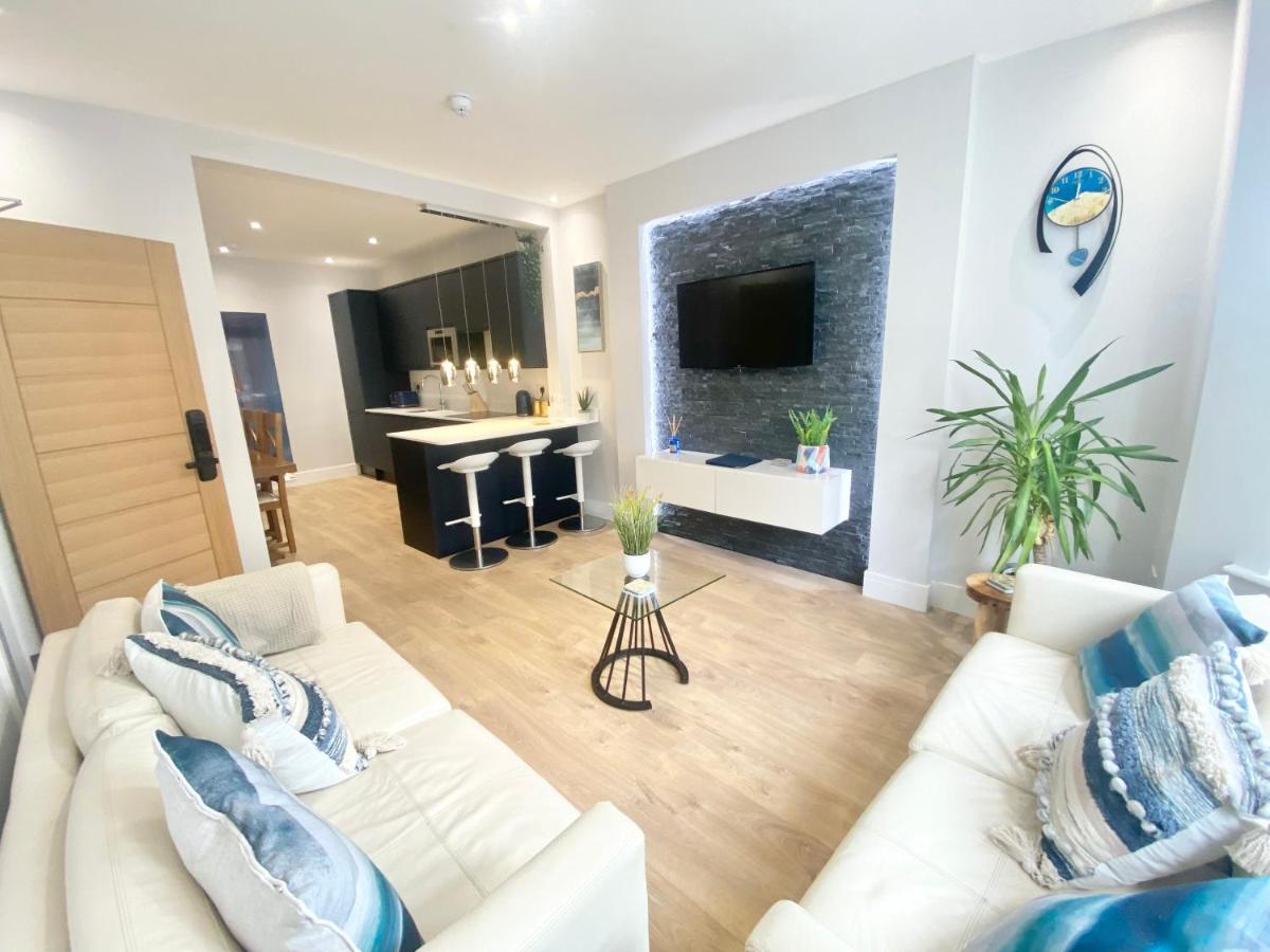 Coastline Retreats - Cloud9: Luxury Garden Flat with Modern Amenities Apartment Bournemouth Exterior photo